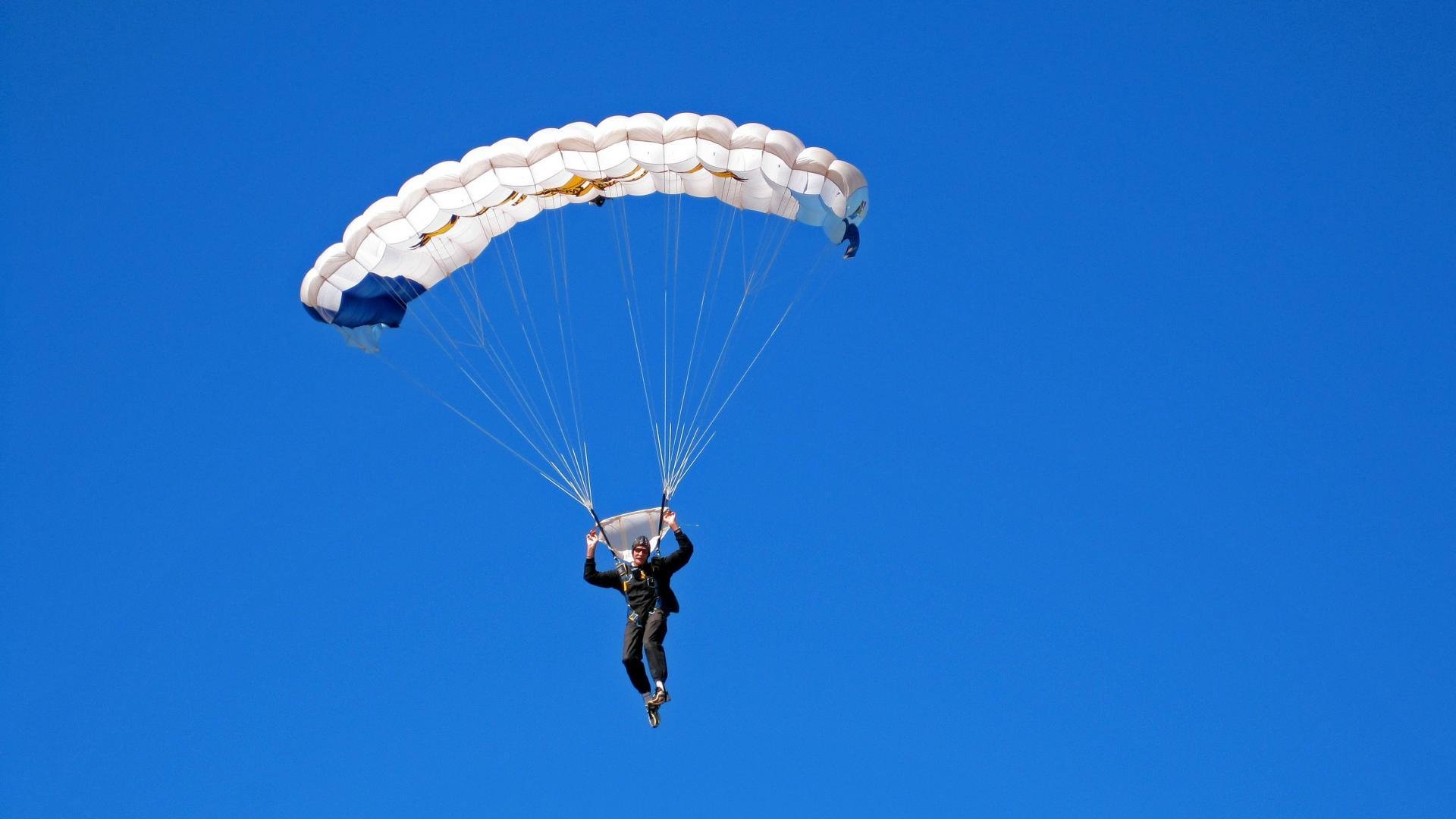 凯恩·瑞安：新西兰橄榄球的未来希望，提升全黑队整体实力，新西兰橄榄球俱乐部